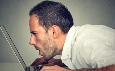 La distancia que deberías mantener entre tus ojos y las pantallas